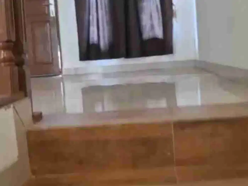 disewakan rumah bagus rapi 2lt area Cempaka putih row 1,5 mobil