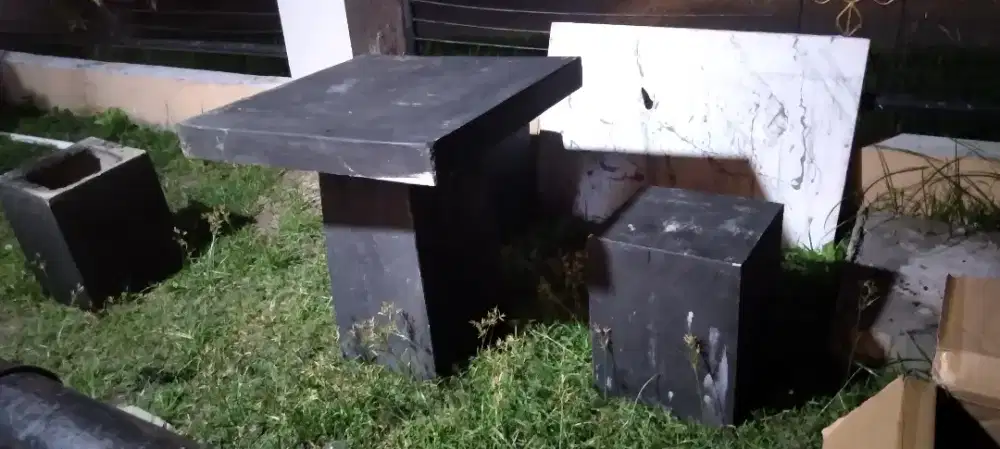 Meja dan kursi warkop kafe