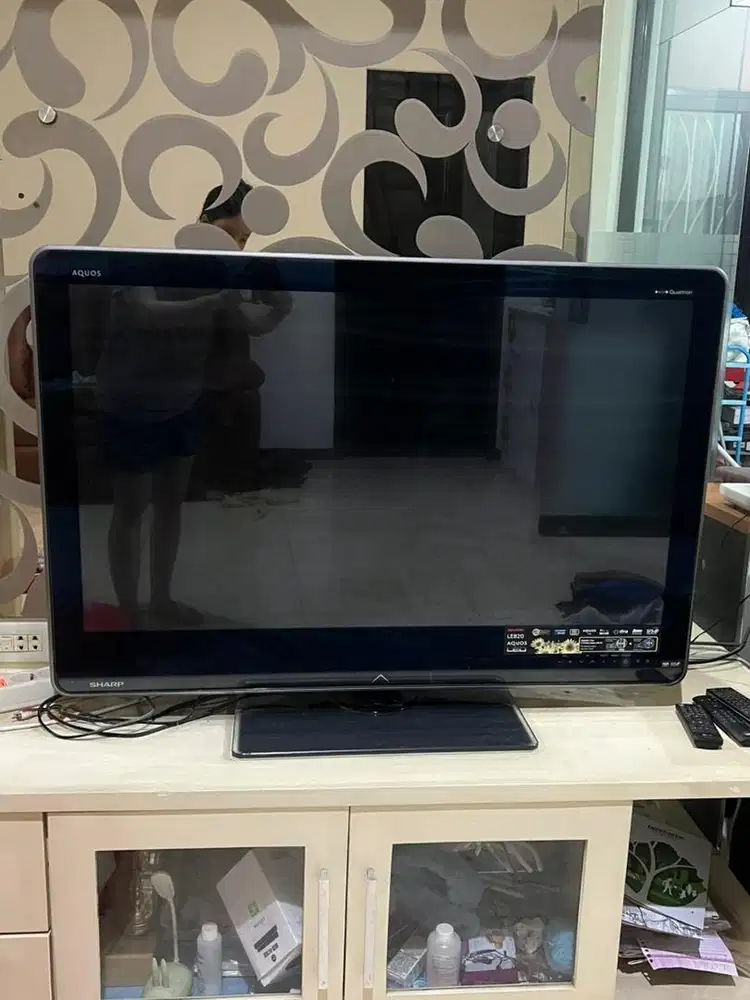 TELEVISI TV sharp aquos LE820 43 inch ANALOG tv