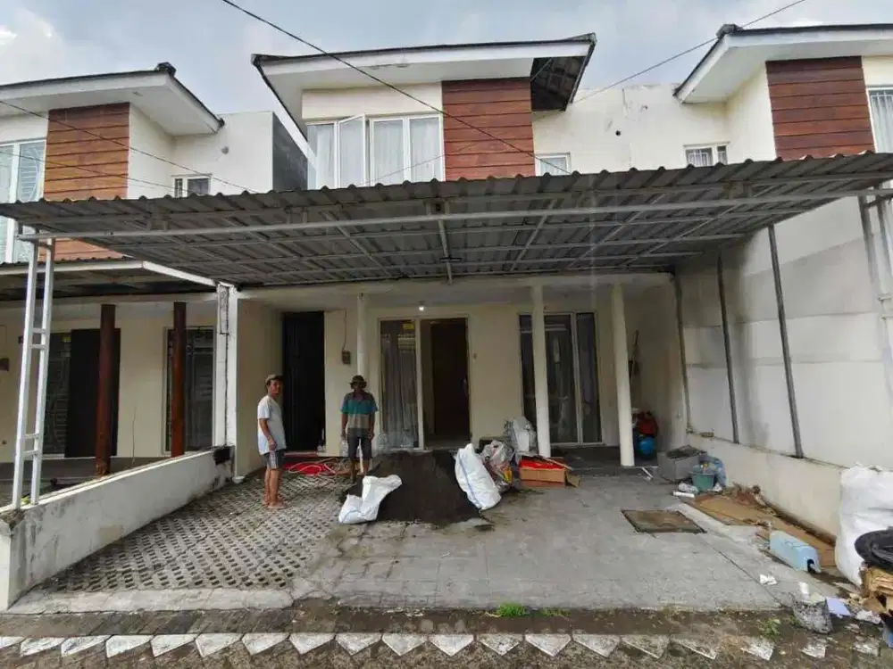 Dijual rumah di oerumahan evergreen de parc surabaya timur