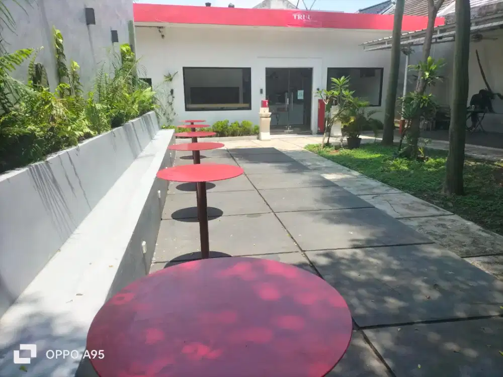 Dijual Tanah dan Bangunan cafe murah