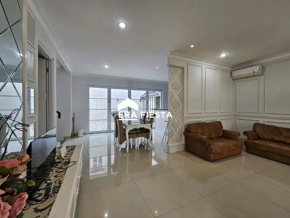 Rumah Hoek Dengan Harga Menarik Dekat Kawasan Pendidikan, Kuliner dan Mall di Cluster Alicante Gading Serpong