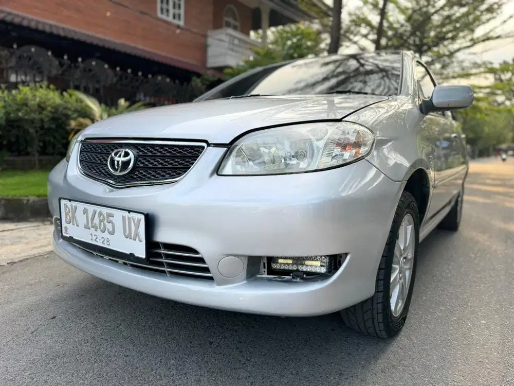 Toyota Vios tipe G 2005 silver mulus