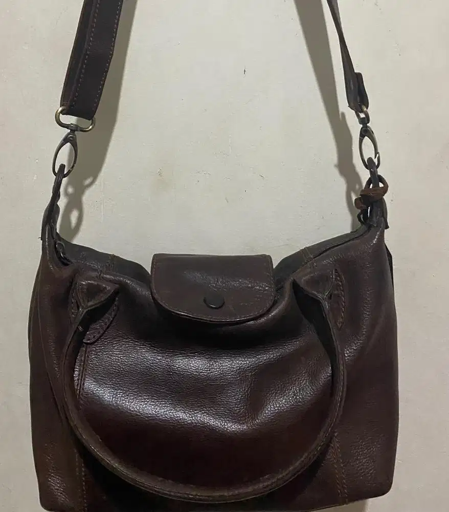 Tas selempang kulit asli merk denina jogja