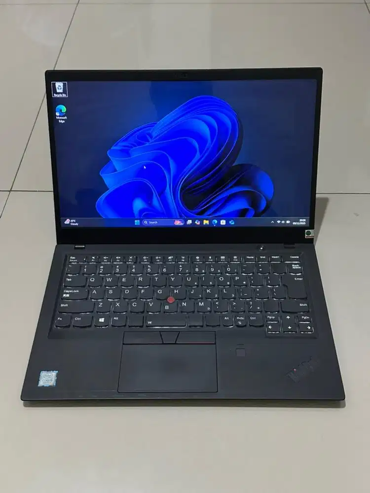 Lenovo Thinkpad x1 Carbon Core i5-8250 8GB 256GB Layar Full HD Normal