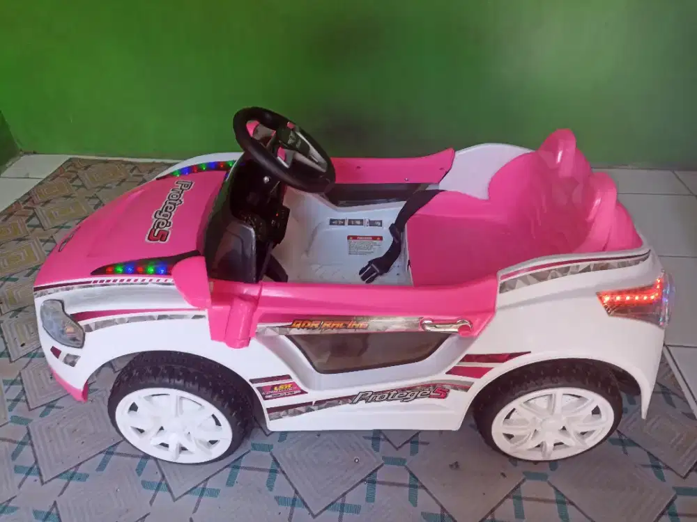 Mobil aku mainan anak