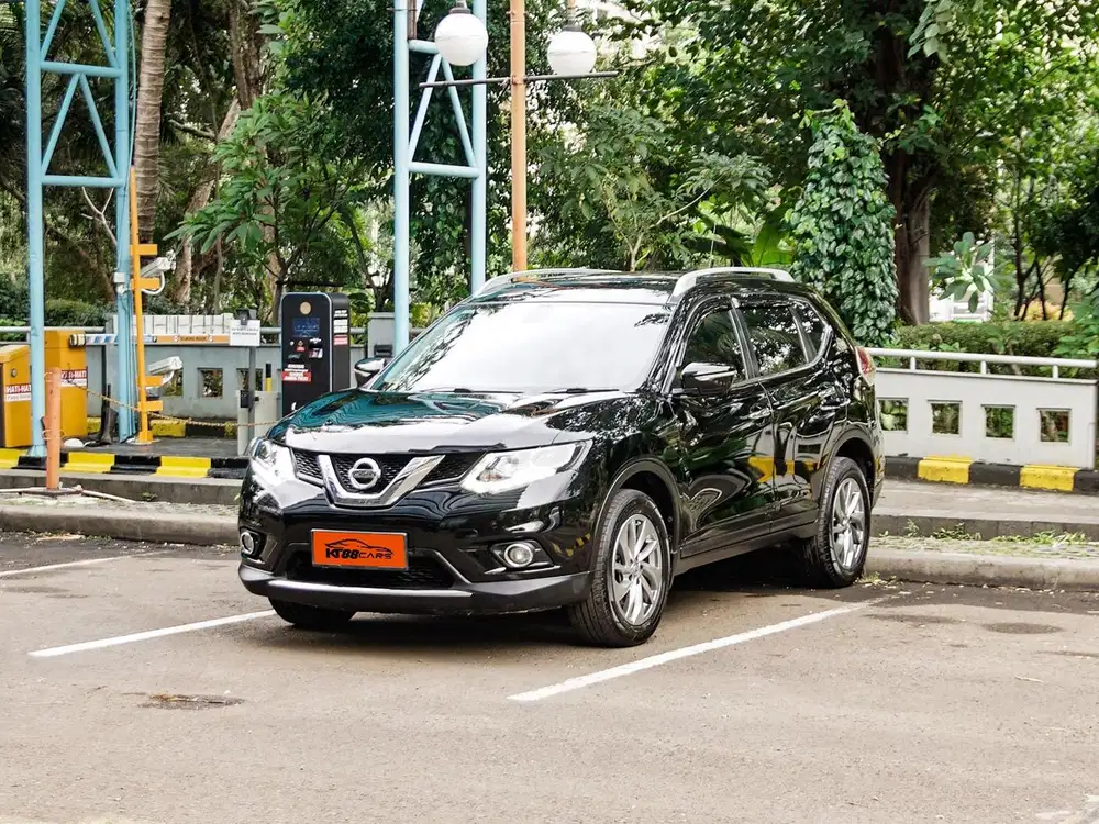 NISSAN XTRAIL 2.5 CVT MATIC HITAM 2016