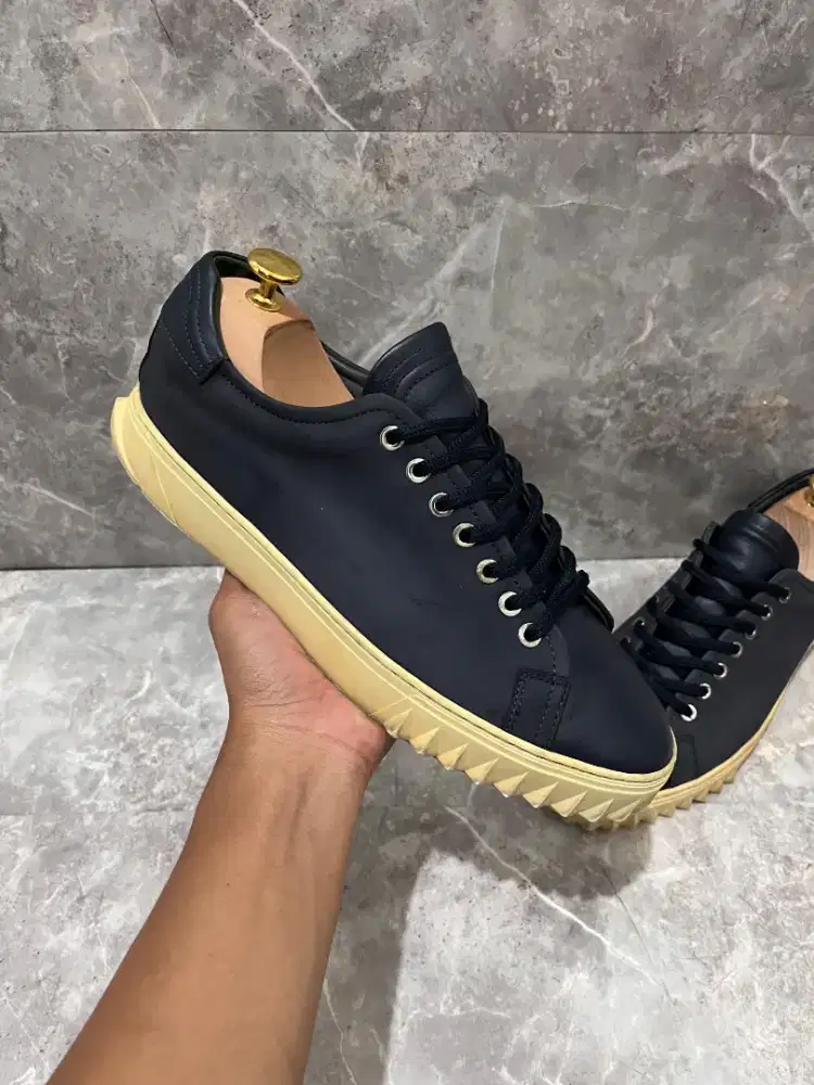 Sepatu Ferragamo Original Sneaker Casual no gucci bally lv prada louis