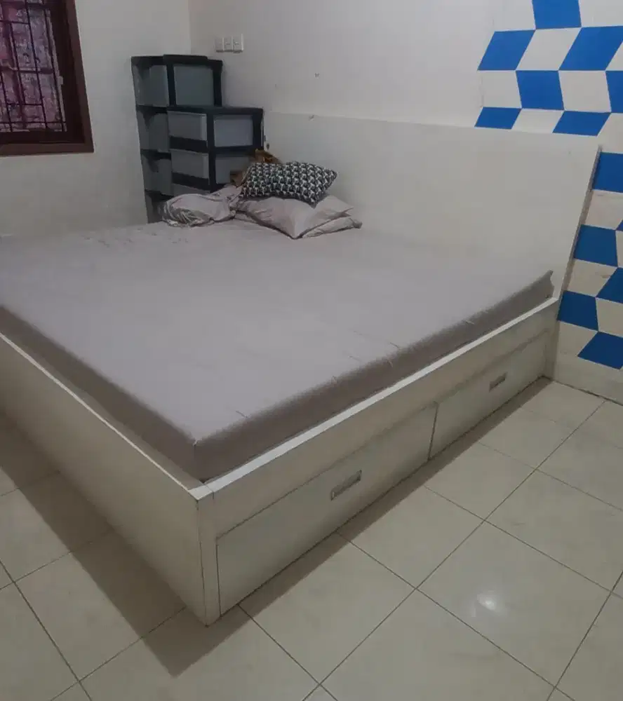 Ranjang Kayu Ukuran 2m x 2m