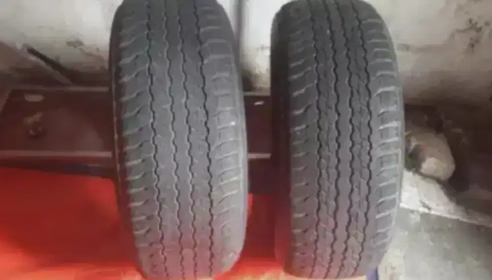 BAN MOBIL FORTUNER MEREK DUNLOP R18