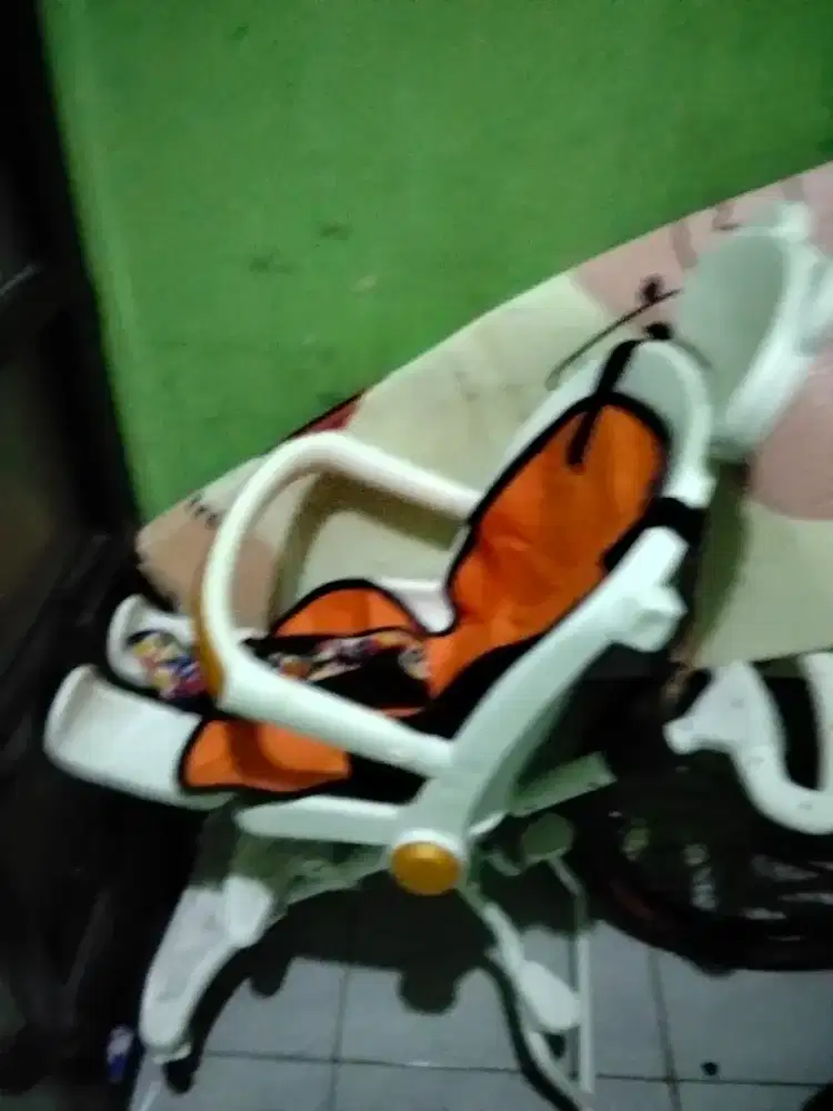 Stroller bayi serasa baru