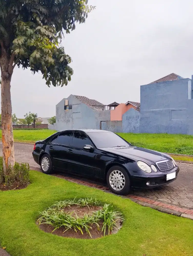 Mercedes benz E200