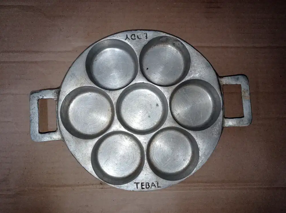 Loyang Martabak Almuinum 7 lubang