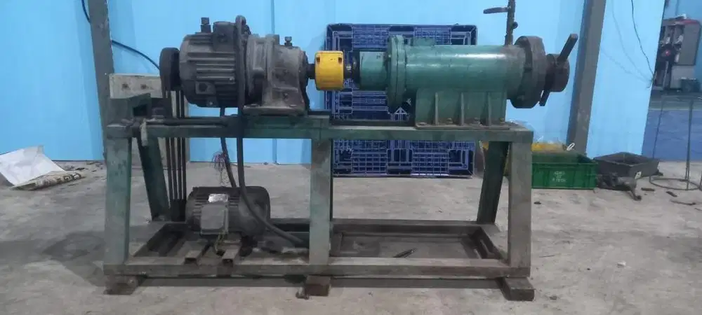 Dijual mesin extrud rubber