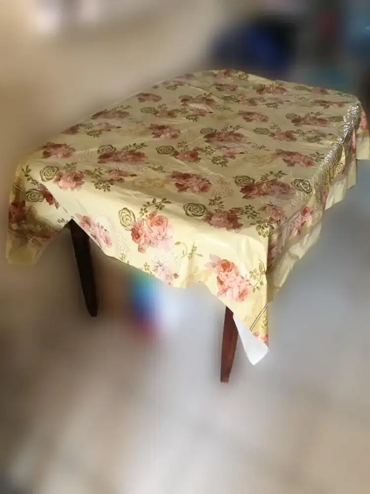 Meja makan kayu jati