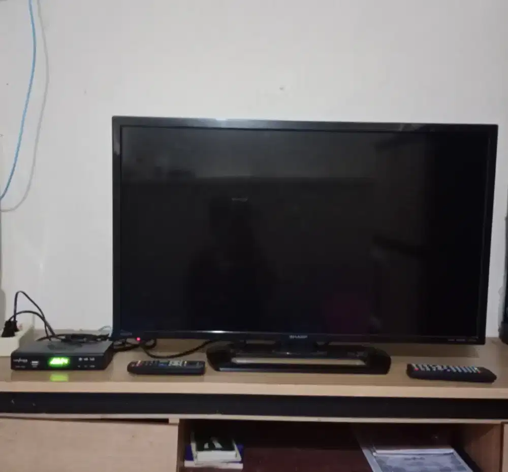 Jual TV led sharp 32 inchi plus stb