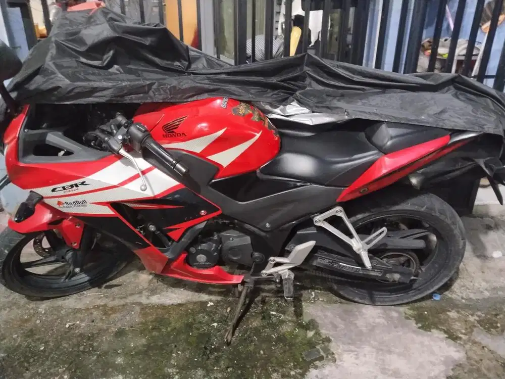 CBR 150 SECOND MULUS PAJAK HIDUP KM RENDAH!!