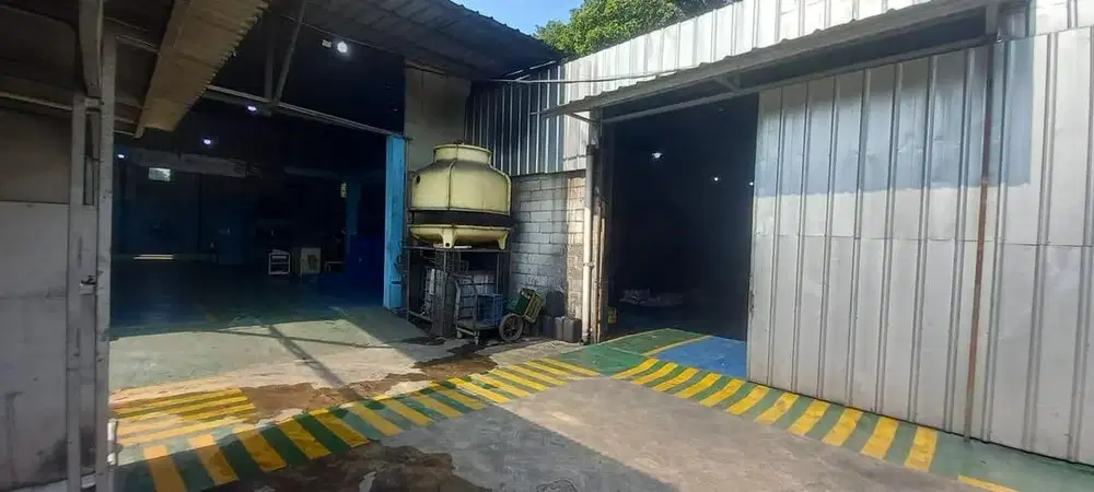 Di sewakan workshop atau pabrik sparepart (rubber) berikut mesinnya.