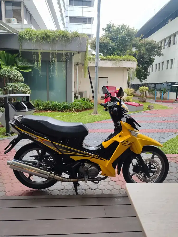 Supra X 125 kuning