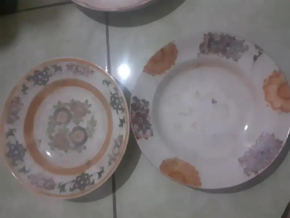 Piring antik buat koleksi