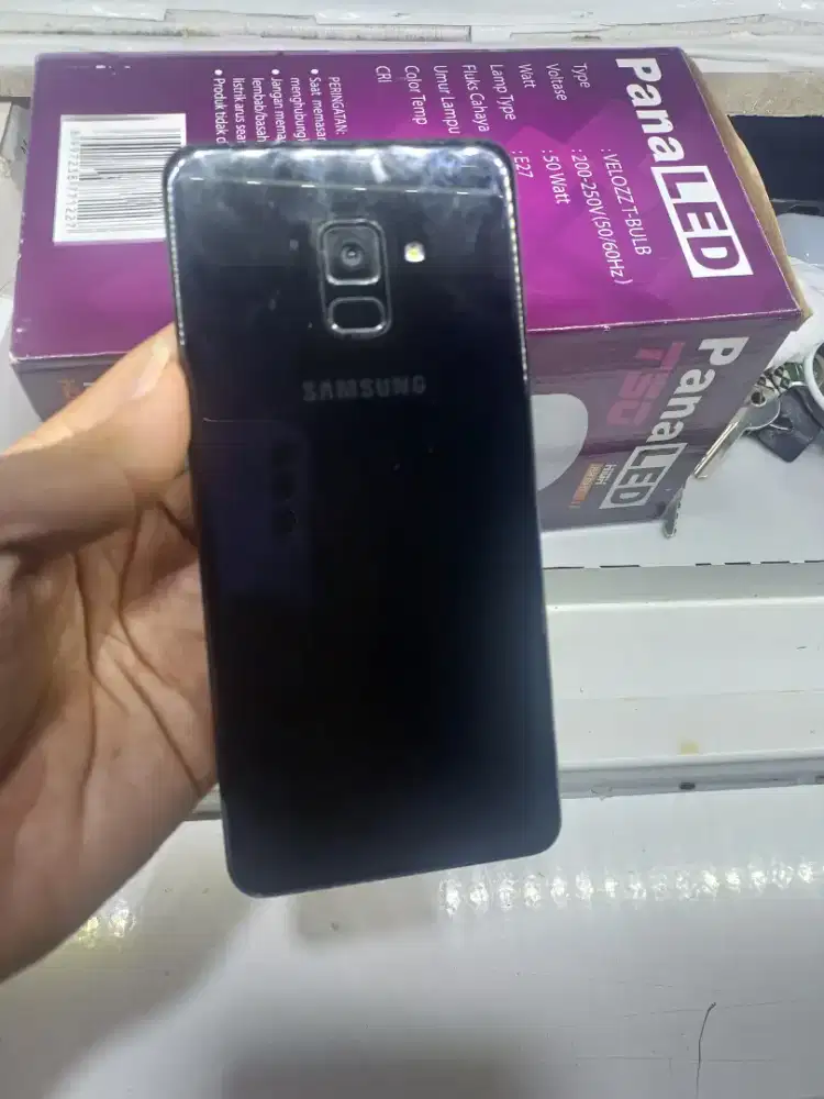Samsung a8+ 6/64 hp casan sein