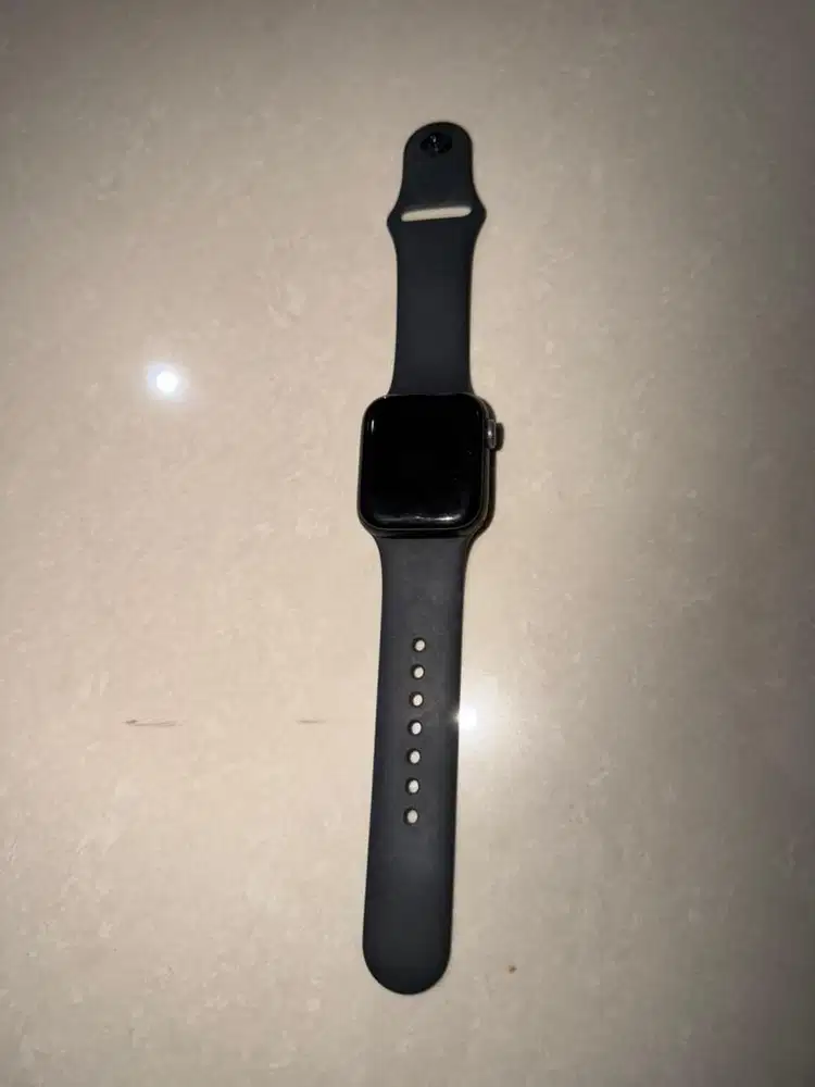 Apple Watch Series 6 40mm, Hitam