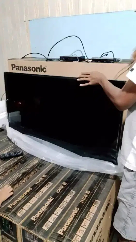 Tv baru panasonic digital/analog 43 in lokasi  bsd