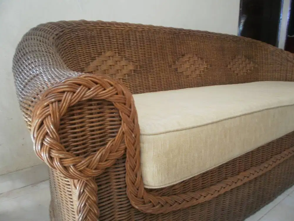 Kursi Panjang Rotan Asli