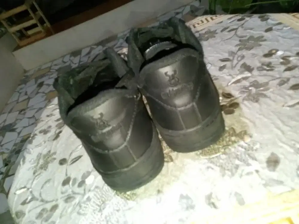 Sepatu lokal quifer step