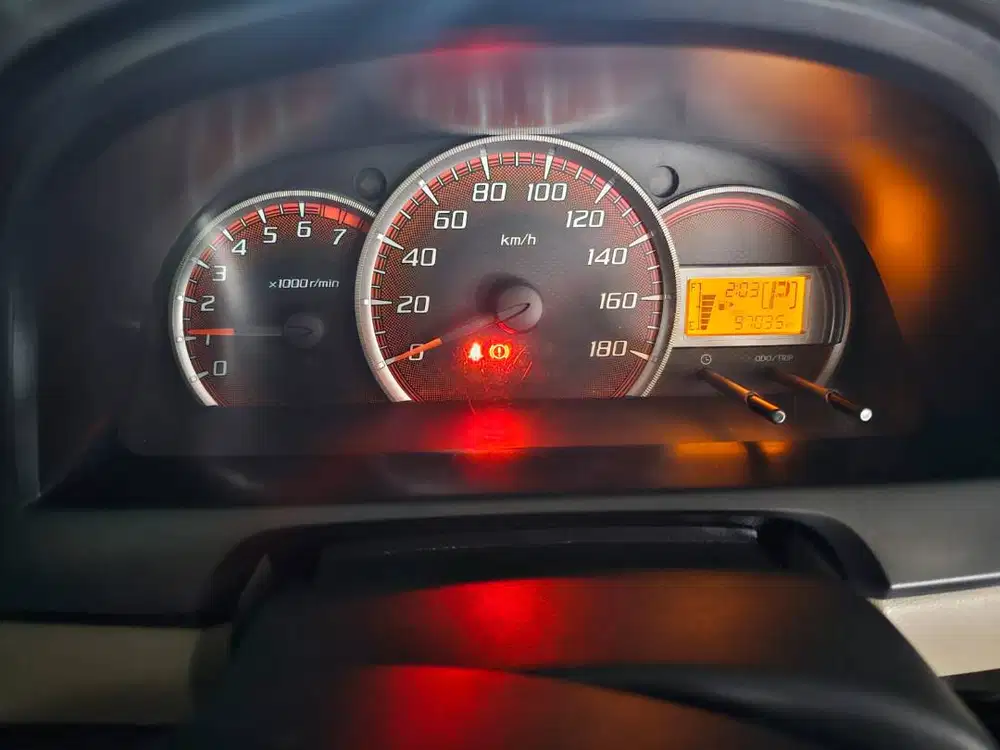 jual Cepat Toyota Avanza warna silver 2013 AT 100% original