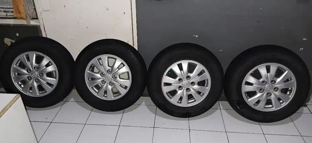 Velg original toyata innova