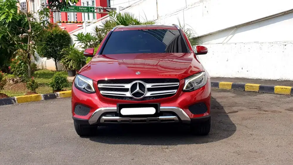 Km37rb mercedes benz mercy glc200 exclusive 2018 merah