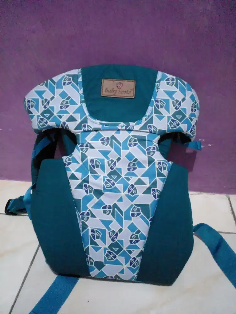 Gendongan bayi merk Baby Scots beli 1 gratis 1