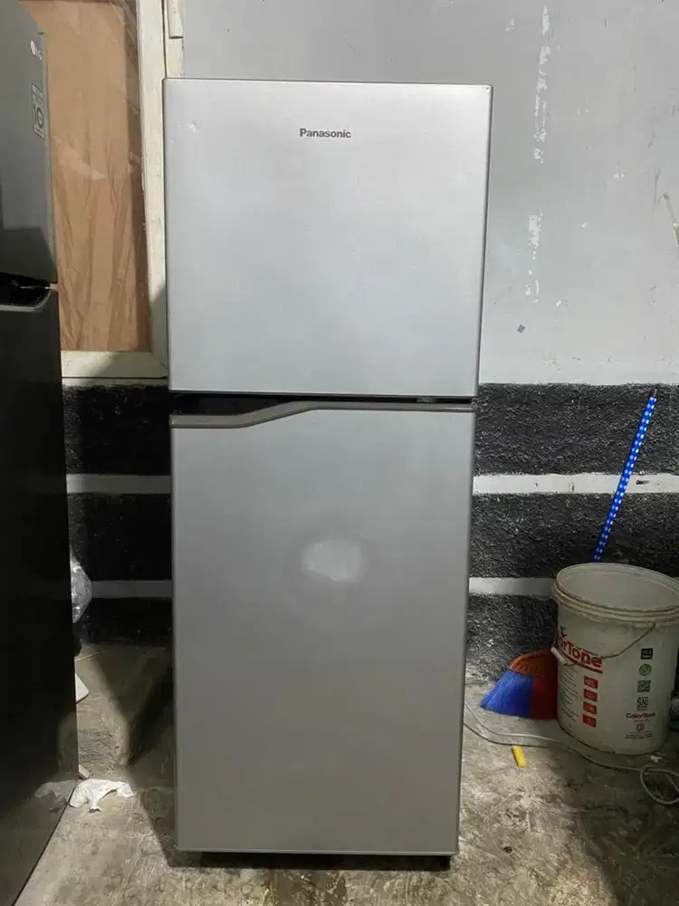 Panasonic kulkas dua pintu 210 liter ori mulus