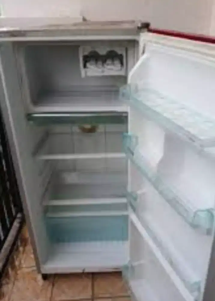 SERVICE KULKAS SEMUA MEREK