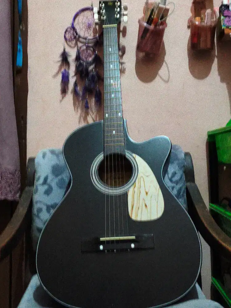 Gitar gapernah dipakai