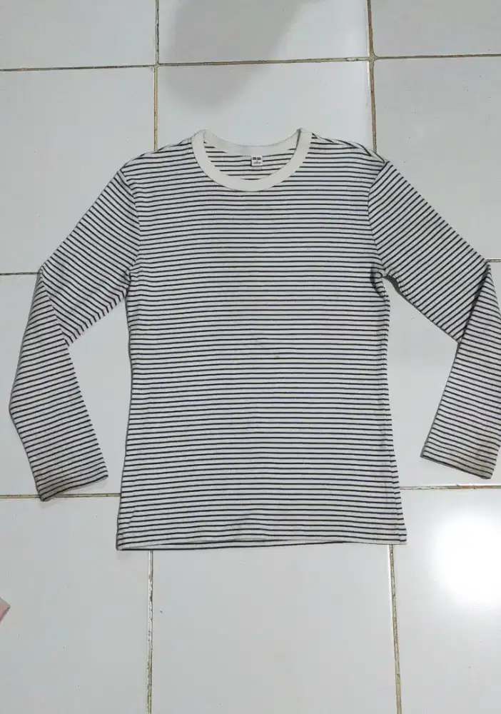 Kaos Anak dan Remaja Perempuan Uniqlo