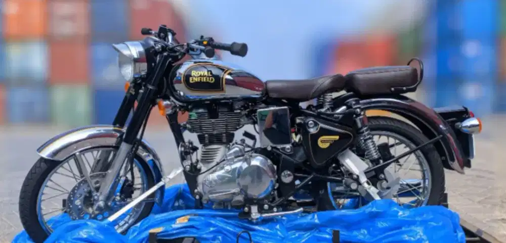 ROYAL ENFIELD CLASSIC 500 CC WARNA BLACK, OLIVE GREEN DAN HIJAU