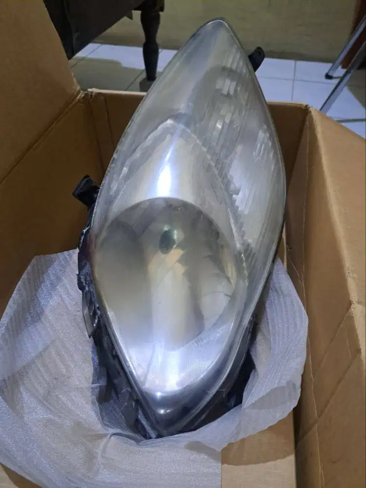 Headlamp Yaris Bakpao Original (Lampu Depan Yaris Bakpao)