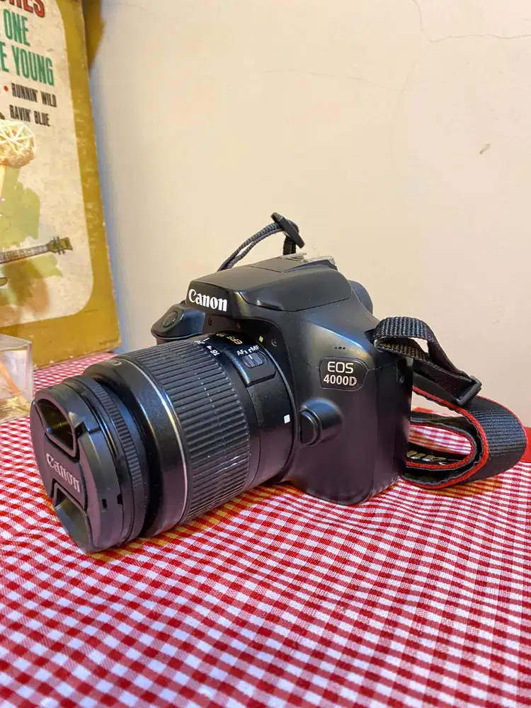 Canon Kamera DSLR EOS 4000D Wifi Connect Handphone Kondisi Baik