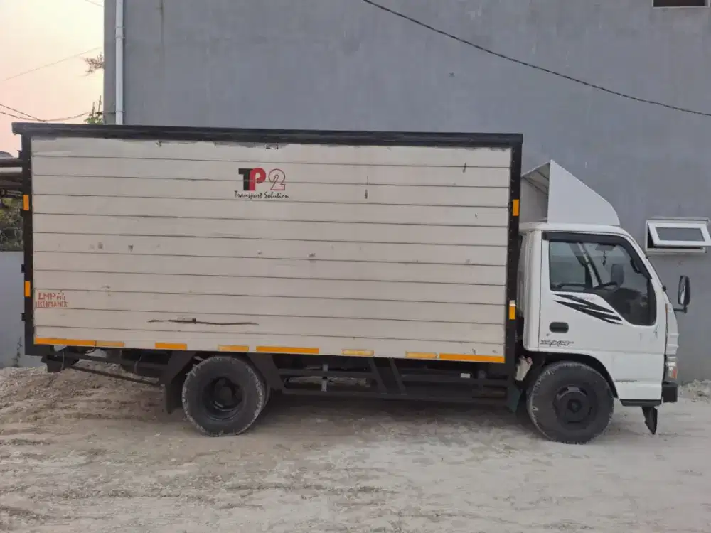 Elf 2013 nkr 55 box 6 roda power steering