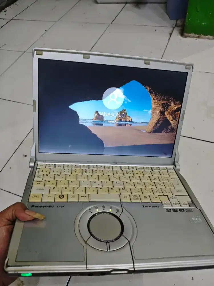 Laptop panasonic cf. I5 gen 1, ram 4 gb, hdd 320 gb