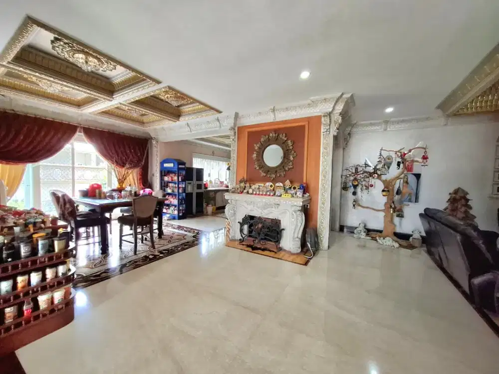 Rumah Pelepah Kuning, Kelapa Gading