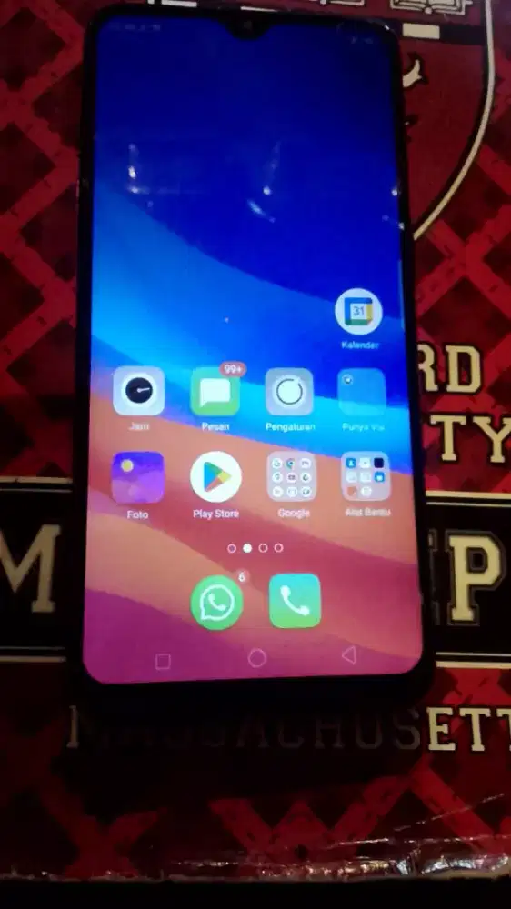 Oppo f9 6/128 lecet pemakaian aja dikit