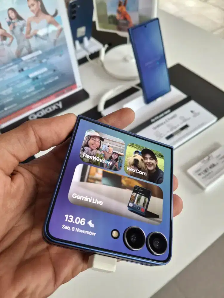 SAMSUNG Z FLIP7 DISKON 2 JUTA BUNDLE JAM FIT3, CHARGER ORI DAN SPEAKER