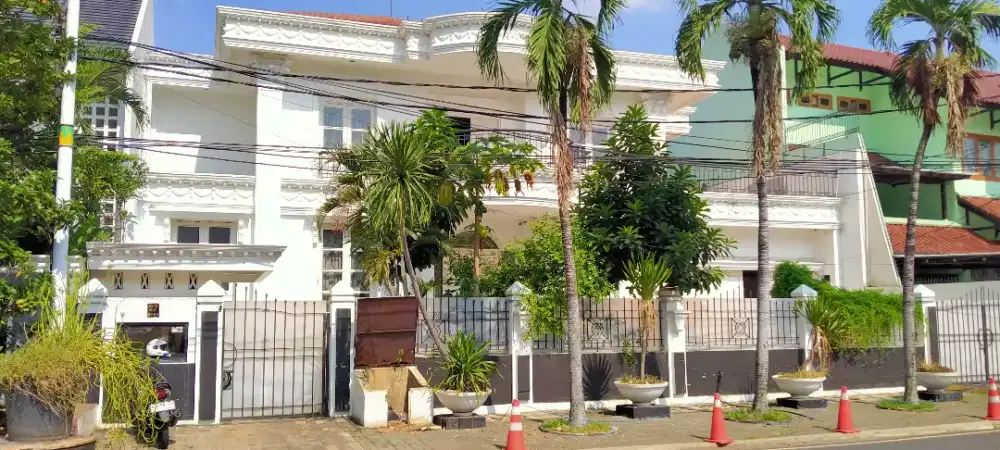 Rumah Pondok Indah Jakarta Selatan