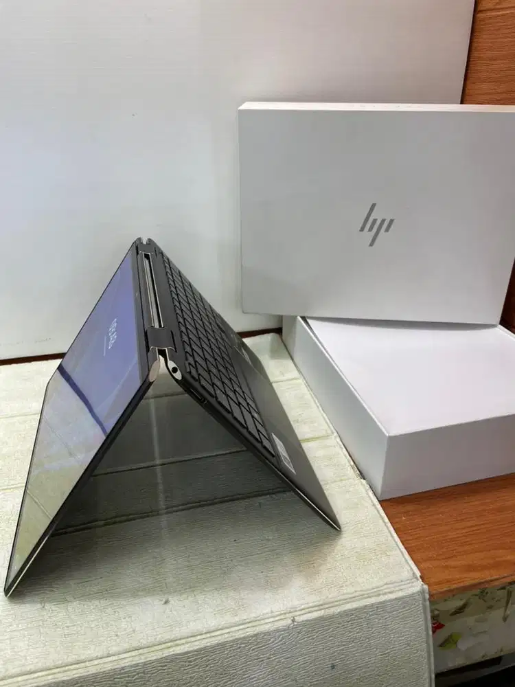 Laptop HP Spectre X360 2in1 12th gen i7 ram 16gb/2tb touchscreen