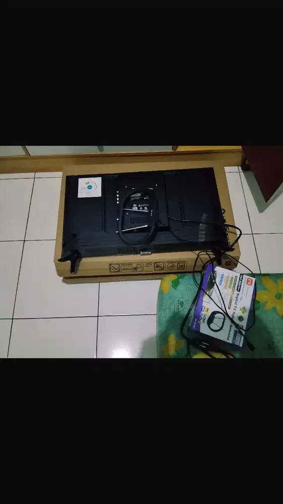 Jual tv sharp 24 inch + antena