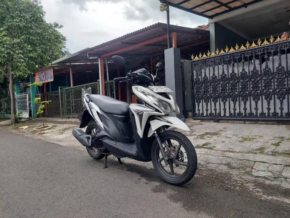 Honda Vario 125 Tahun 2014 Warna Putih