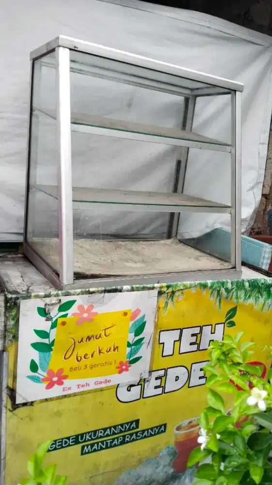 Di jual Etalase kecil